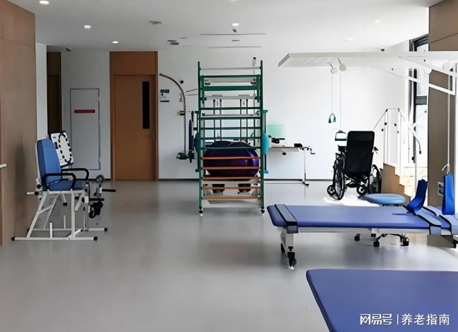 臻悦护理院地址：高龄及术后康复5500元价格杨浦周家嘴路3795号(图4)