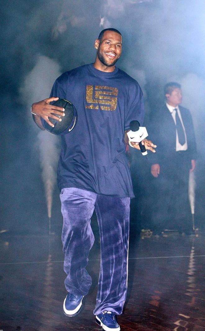 40岁詹姆斯还是联盟顶尖球员吗？(图1)