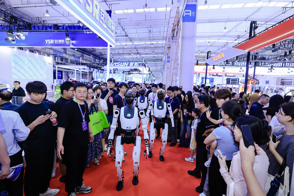 十余款首发首创产品发布具身智能机器人成焦点(图1)