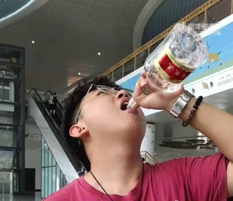 早读 天津下冰雹！黑雨警告！62级地震！巨星陨落！禁止干6类副业！公厕改宿舍！新增K签！(图14)