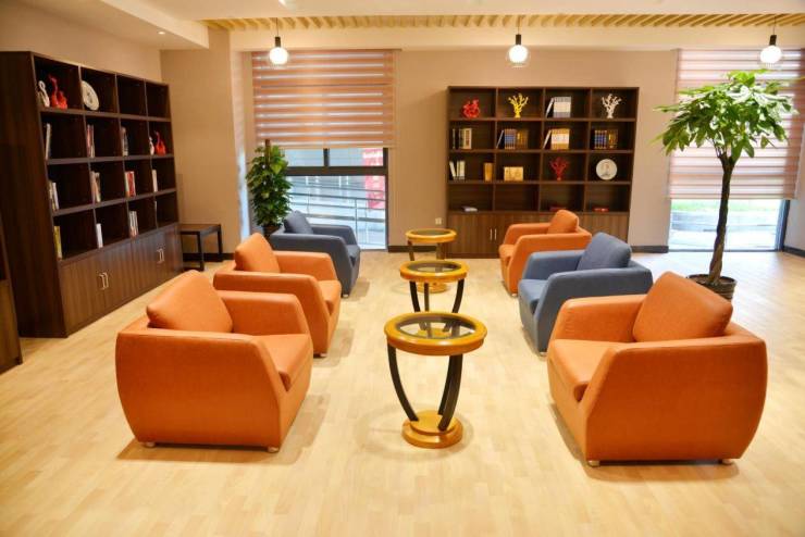 上海申养滨江澜悦长者公寓、上海仁爱医院等2025年中高端养老院专为病后康复人群设计适老化设施恢复健康更轻松(图4)