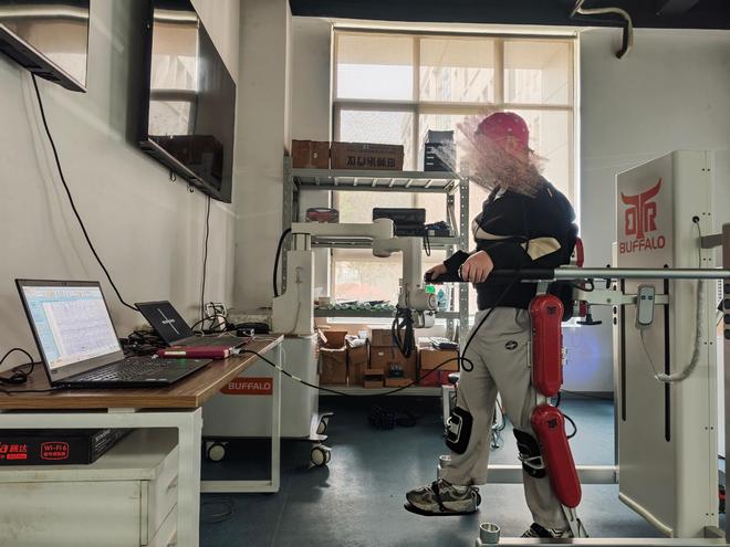 “意念”控制下肢行走这款“成都造”有望明年进入商业化应用(图2)