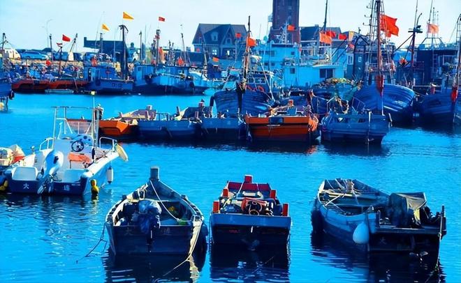 大连一夜扣押259艘渔船！北斗被拆、暗舱藏人安全黑洞有多大？(图2)