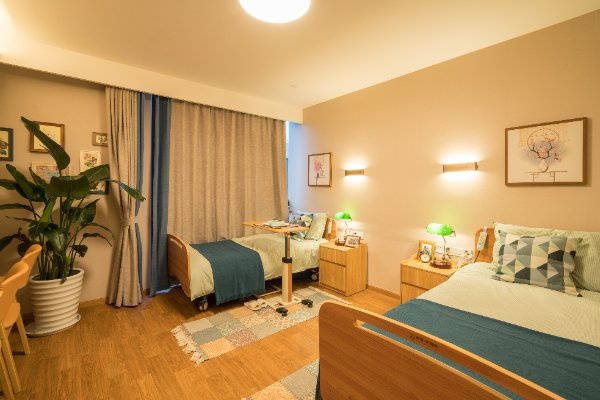 病后康复老人孤单没精神？新东苑快乐家园组织娱乐社交同龄陪伴重拾生活乐趣!(图4)